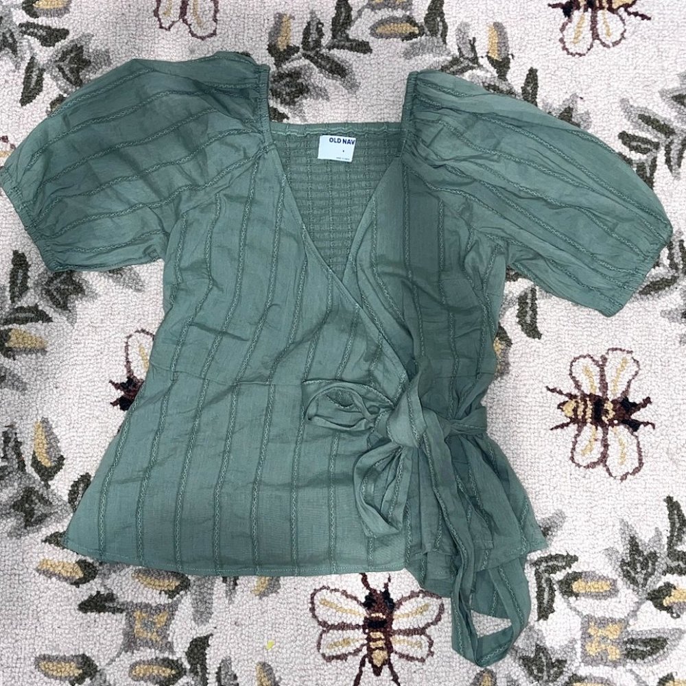 Old Navy Women's Size Small Green Puff-Sleeve Smocked Dobby-Stripe Wrap Blouse